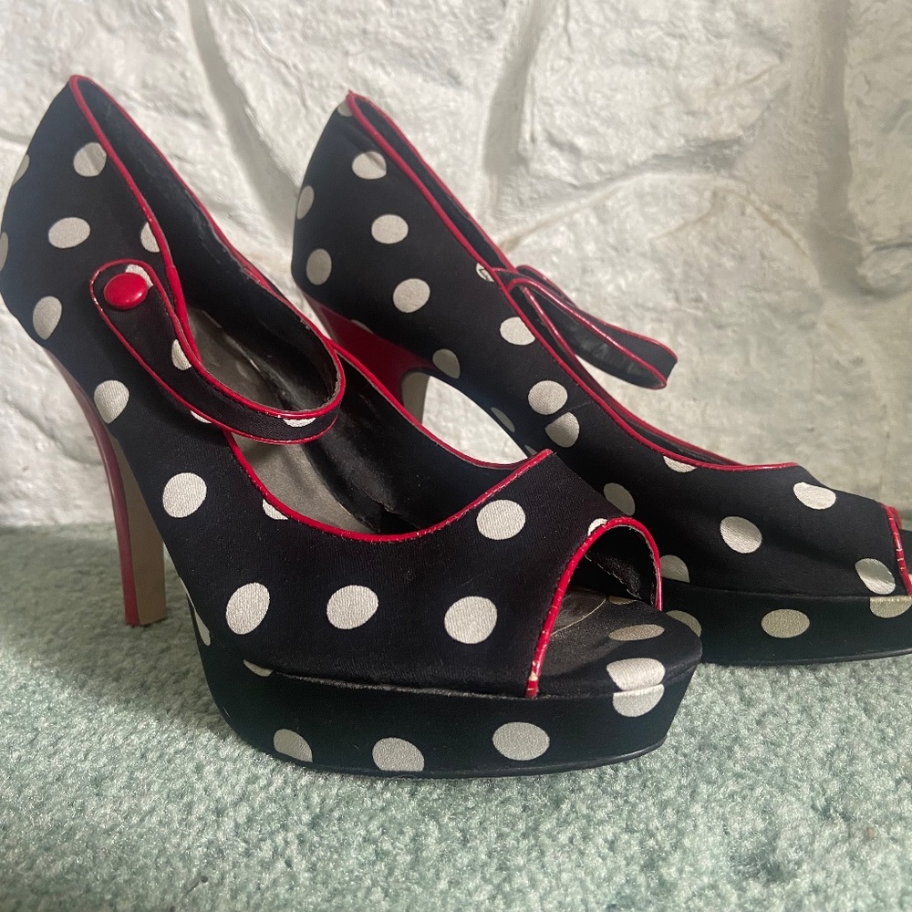 Retro Heels